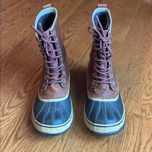 Sorrel winter boots.